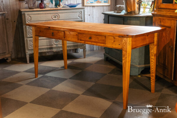 125 Antiquitaet zu verkaufen Bruegge Antik Ostern 2026 - Brügge Antik