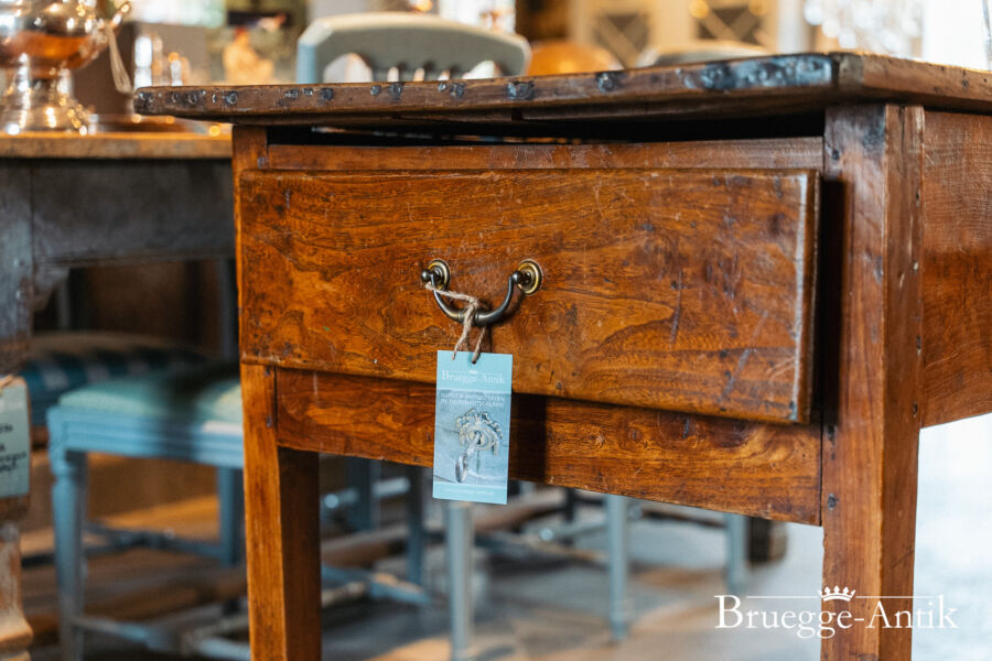 080 Antiquitaet zu verkaufen Bruegge Antik Ostern 2026 - Brügge Antik