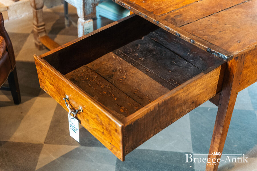 082 Antiquitaet zu verkaufen Bruegge Antik Ostern 2026 - Brügge Antik