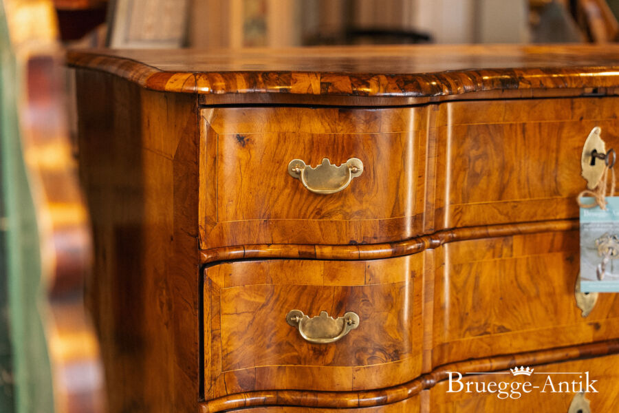 105 Antiquitaet zu verkaufen Bruegge Antik Ostern 2026 - Brügge Antik