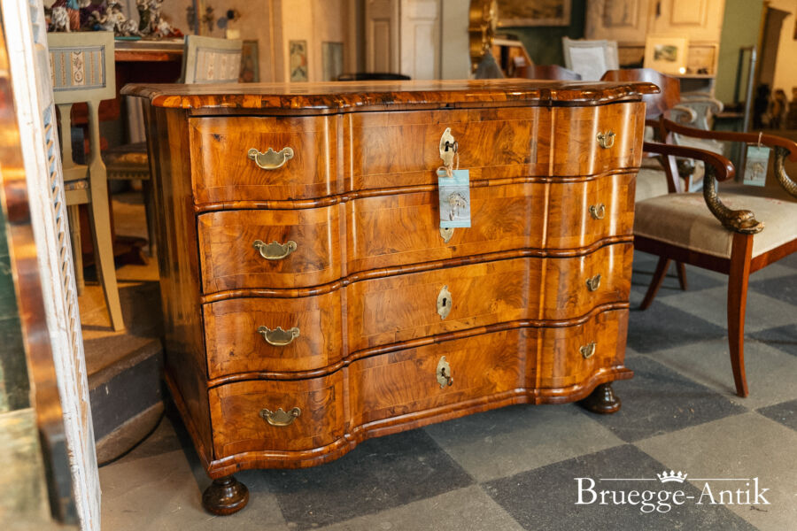 107 Antiquitaet zu verkaufen Bruegge Antik Ostern 2026 - Brügge Antik