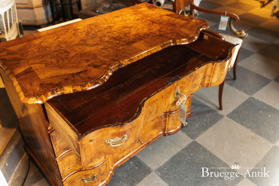 110 Antiquitaet zu verkaufen Bruegge Antik Ostern 2026 - Brügge Antik