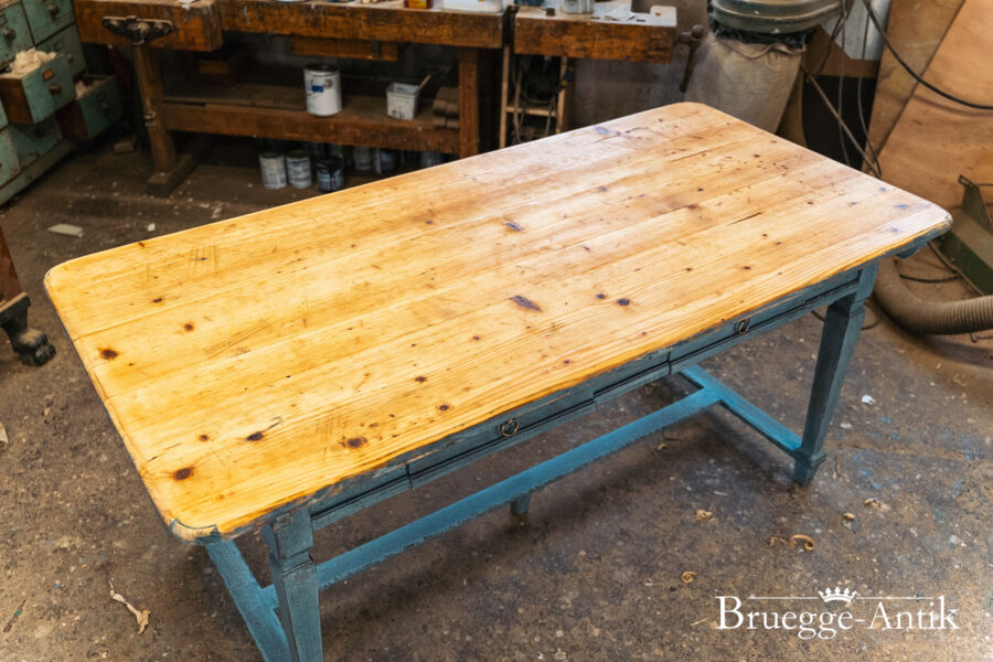 155 Antiquitaet zu verkaufen Bruegge Antik Ostern 2026 - Brügge Antik