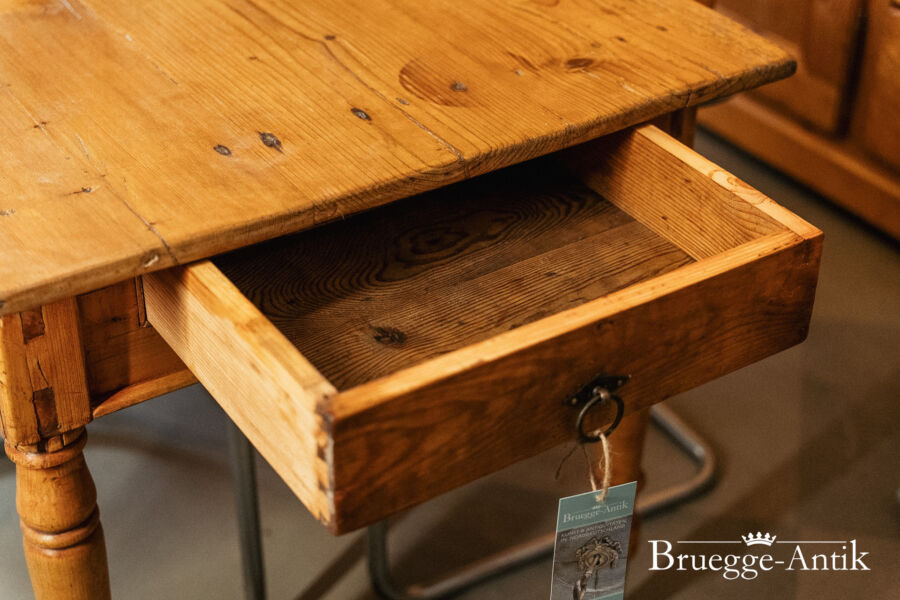 211 Antiquitaet zu verkaufen Bruegge Antik Ostern 2026 - Brügge Antik