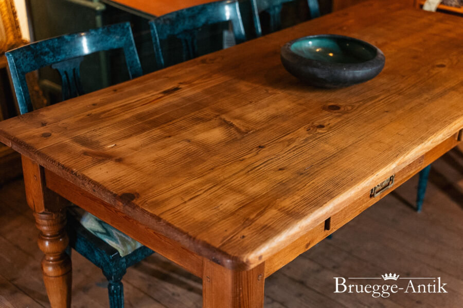 228 Antiquitaet zu verkaufen Bruegge Antik Ostern 2026 - Brügge Antik