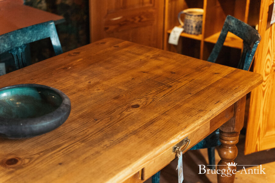 229 Antiquitaet zu verkaufen Bruegge Antik Ostern 2026 - Brügge Antik