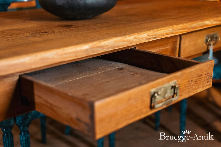 231 Antiquitaet zu verkaufen Bruegge Antik Ostern 2026 - Brügge Antik