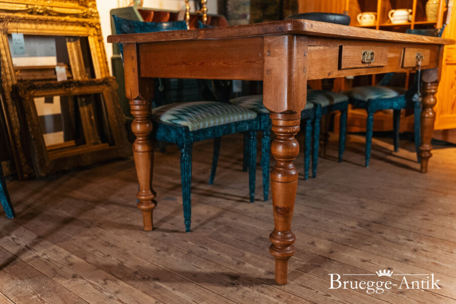 232 Antiquitaet zu verkaufen Bruegge Antik Ostern 2026 - Brügge Antik