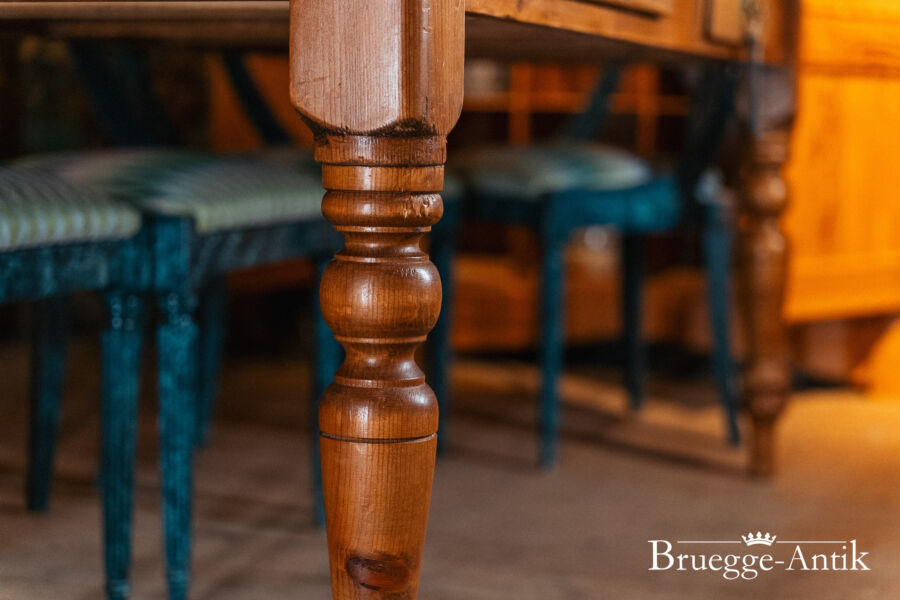 233 Antiquitaet zu verkaufen Bruegge Antik Ostern 2026 - Brügge Antik