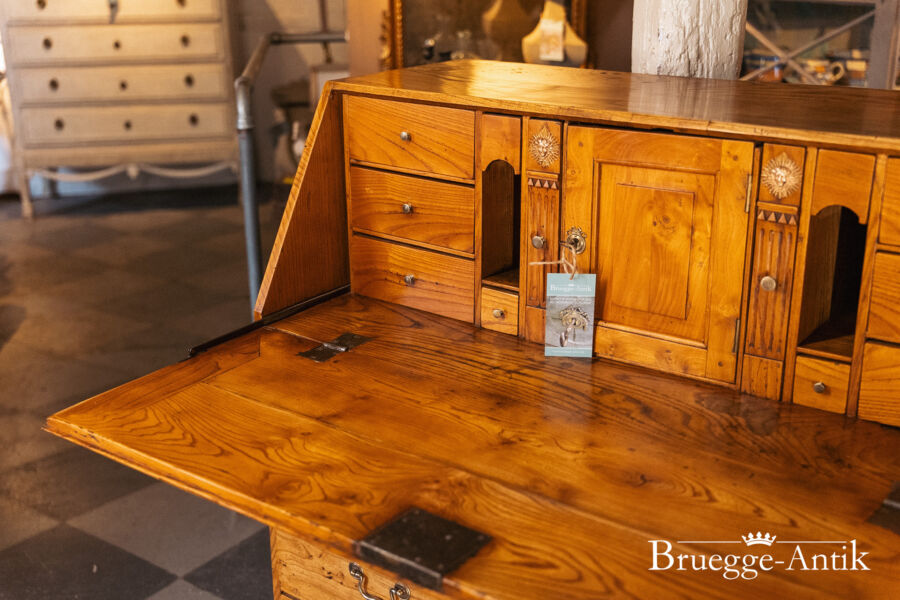 271 Antiquitaet zu verkaufen Bruegge Antik Ostern 2026 - Brügge Antik