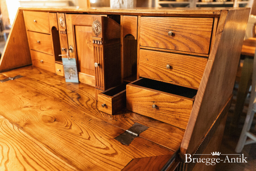 274 Antiquitaet zu verkaufen Bruegge Antik Ostern 2026 - Brügge Antik