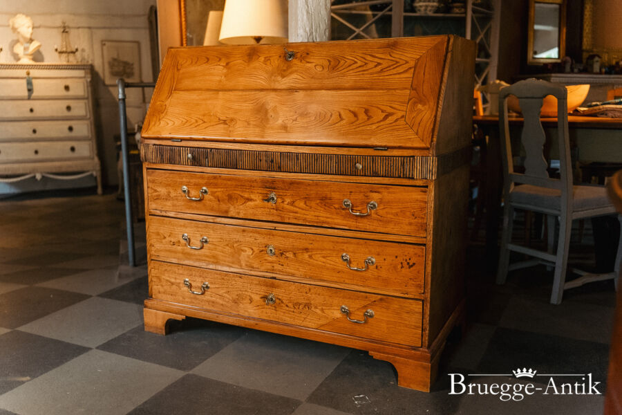 277 Antiquitaet zu verkaufen Bruegge Antik Ostern 2026 - Brügge Antik