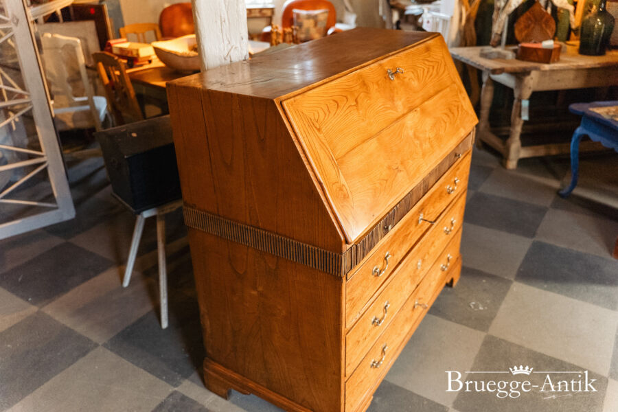 278 Antiquitaet zu verkaufen Bruegge Antik Ostern 2026 - Brügge Antik