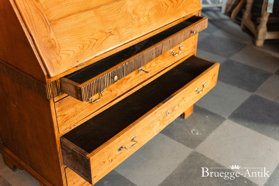 279 Antiquitaet zu verkaufen Bruegge Antik Ostern 2026 - Brügge Antik