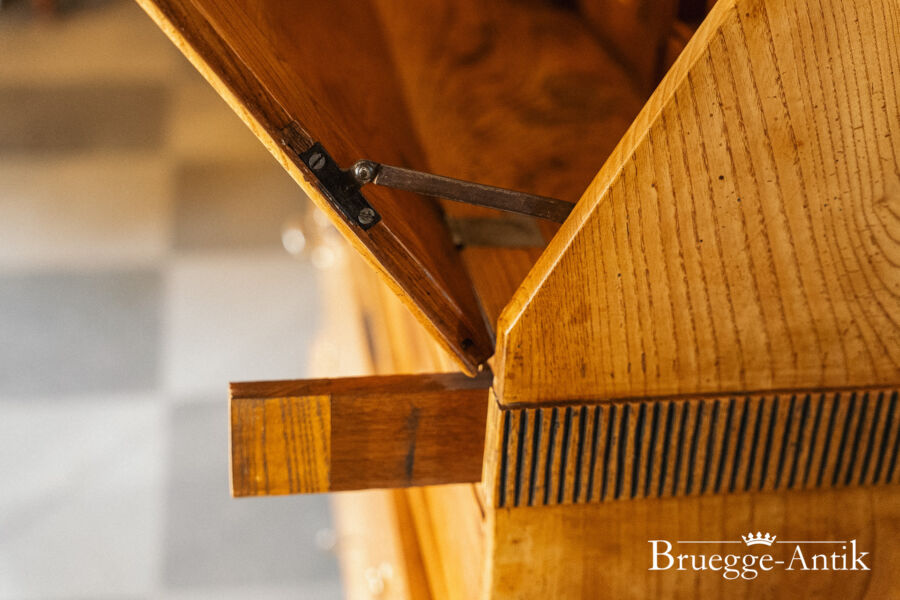 284 Antiquitaet zu verkaufen Bruegge Antik Ostern 2026 - Brügge Antik