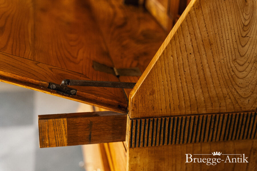 286 Antiquitaet zu verkaufen Bruegge Antik Ostern 2026 - Brügge Antik