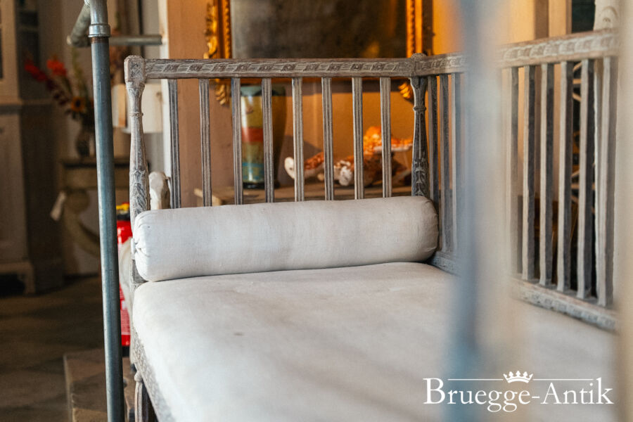 Antiquitaet zu verkaufen Bruegge Antik 11 10 2024 317 - Brügge Antik