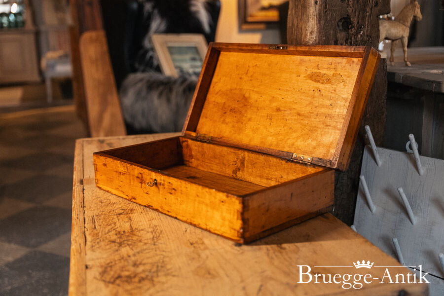 Bruegge Antik Antiquitaet Februar 2025 265 - Brügge Antik