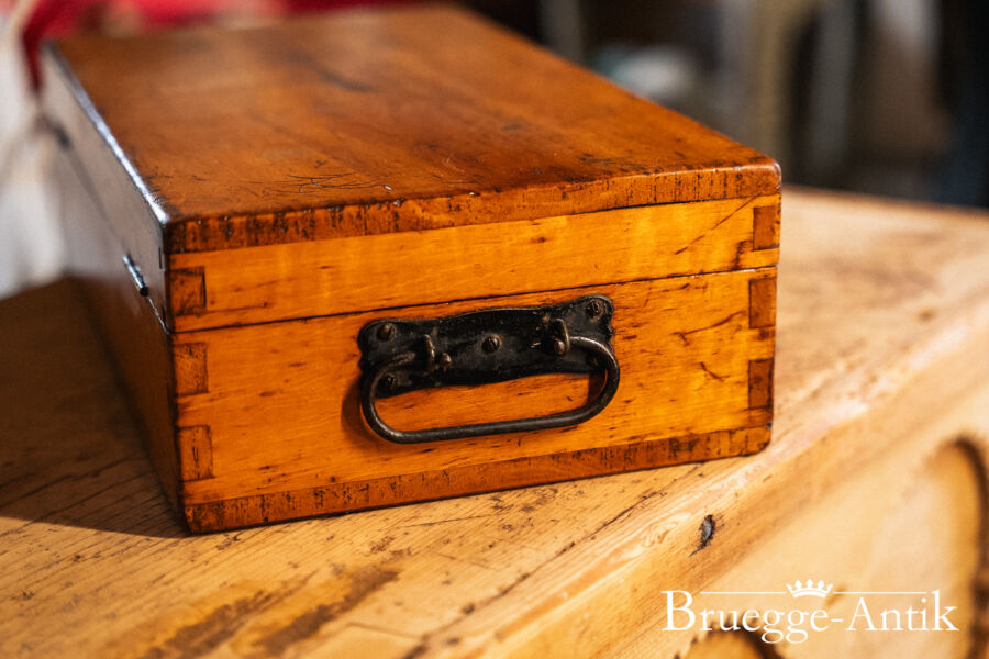 Bruegge Antik Antiquitaet Februar 2025 267 - Brügge Antik