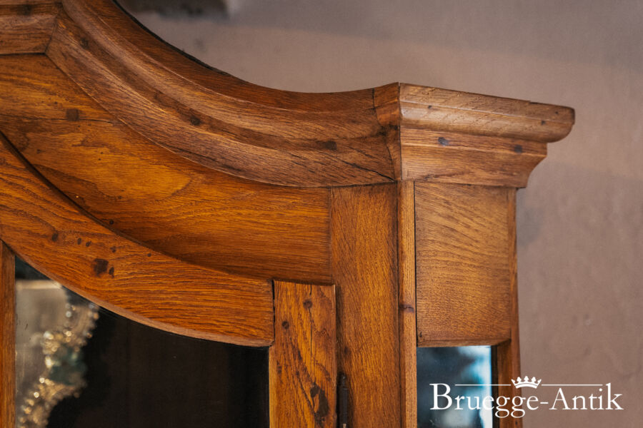 Bruegge Antik Antiquitaet April 2025 132 - Brügge Antik