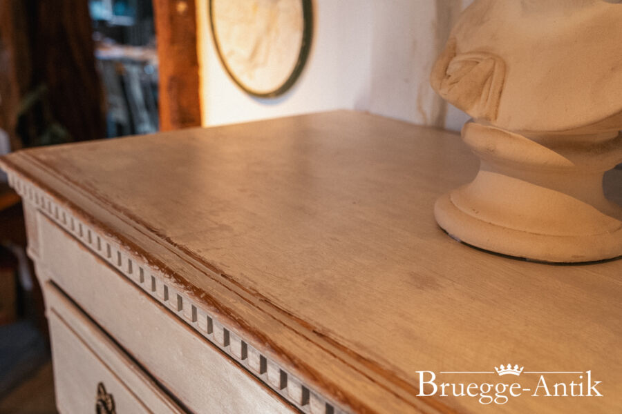 Bruegge Antik Antiquitaet April 2025 61 - Brügge Antik