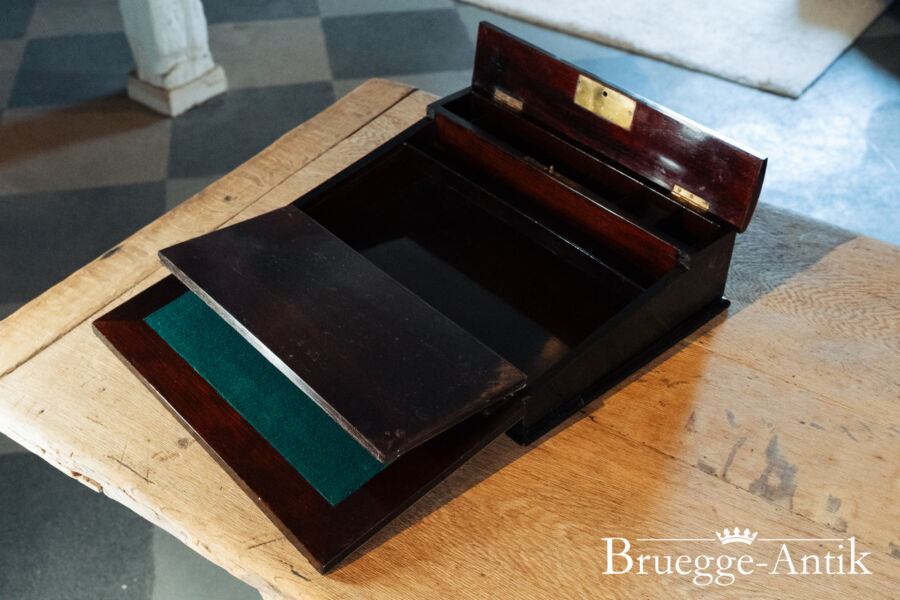 Bruegge Antik Antiquitaet August 2025 247 - Brügge Antik