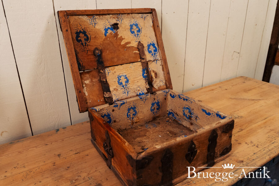 Bruegge Antik Antiquitaet August 2025 308 - Brügge Antik