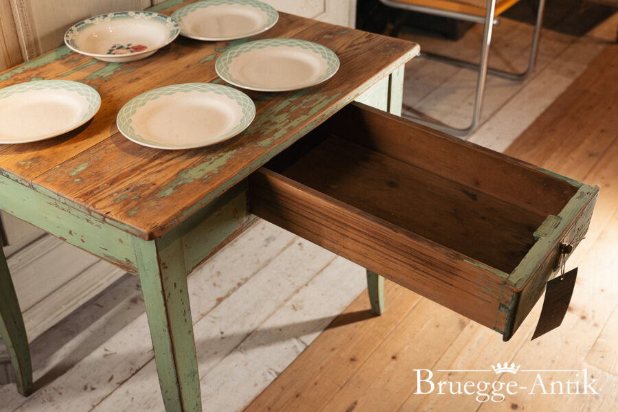 Antiquitaet Bruegge Antik Oktober 2025 121 - Brügge Antik