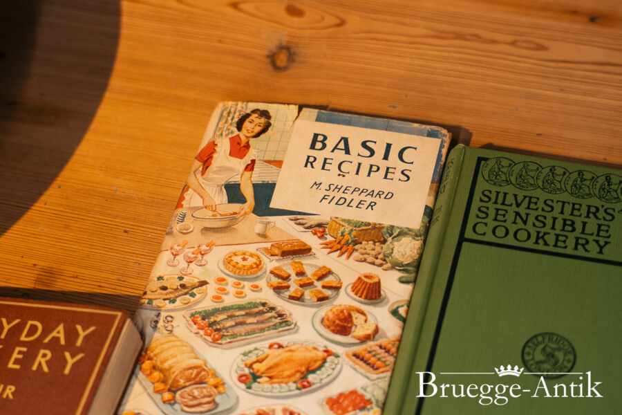 Antiquitaet Bruegge Antik Oktober 2025 321 - Brügge Antik