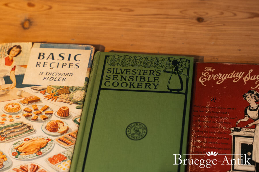 Antiquitaet Bruegge Antik Oktober 2025 322 - Brügge Antik