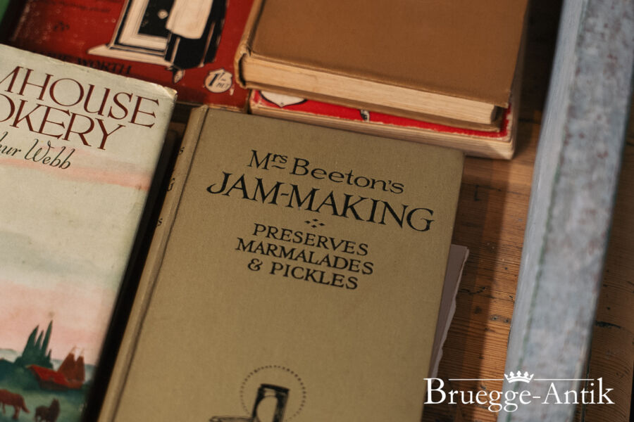 Antiquitaet Bruegge Antik Oktober 2025 325 - Brügge Antik