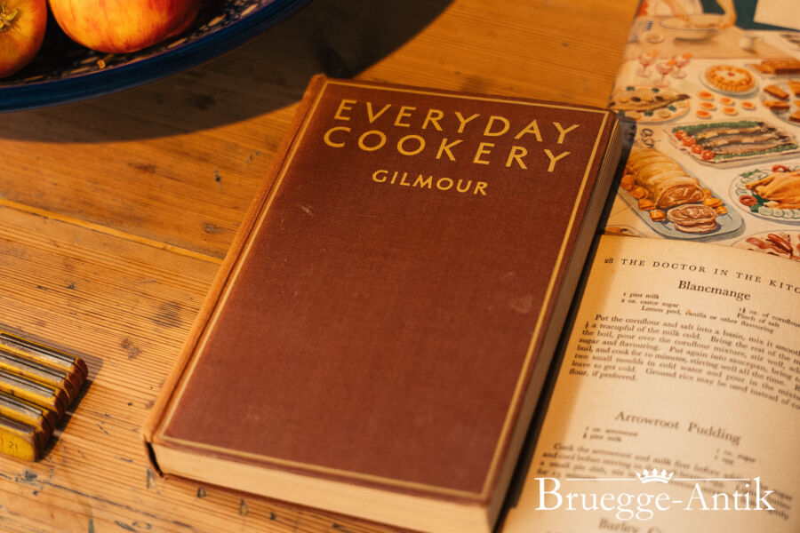 Antiquitaet Bruegge Antik Oktober 2025 328 - Brügge Antik