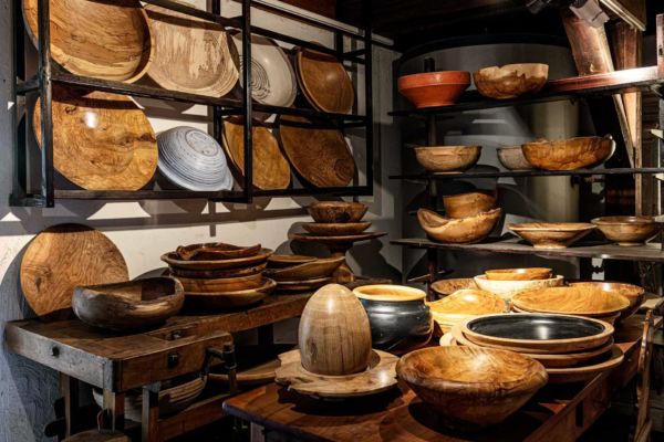 Antike gedrechselte Holzschalen aus verschiedenem Holz - Brügge Antik