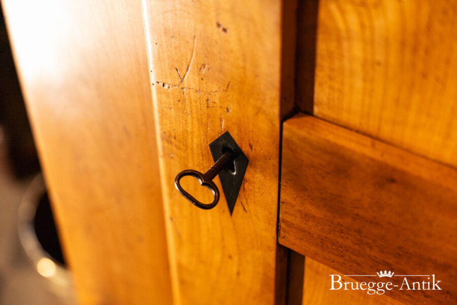 12 Bruegge Antik Antiquitaet zu verkaufen 2025 12 02 - Brügge Antik