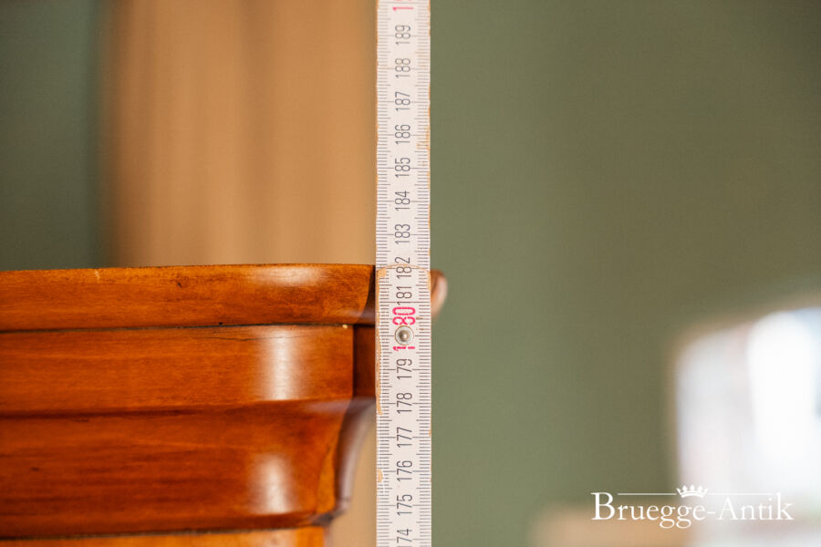 17 Bruegge Antik Antiquitaet zu verkaufen 2025 12 02 - Brügge Antik