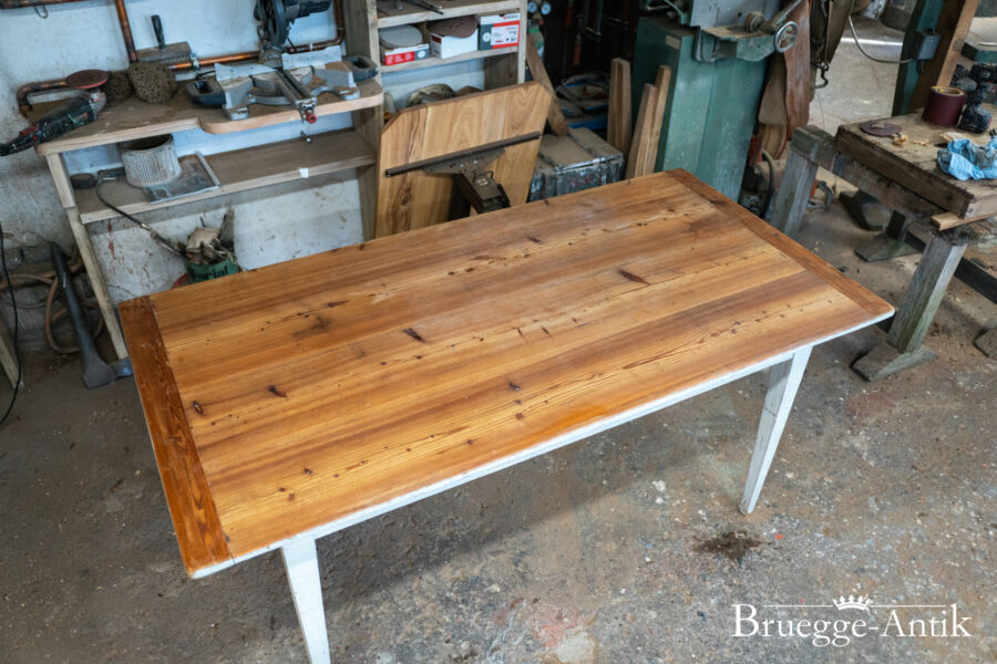 Fotos Bruegge Antik Antiquitaet 2023 Maerz 129 - Brügge Antik