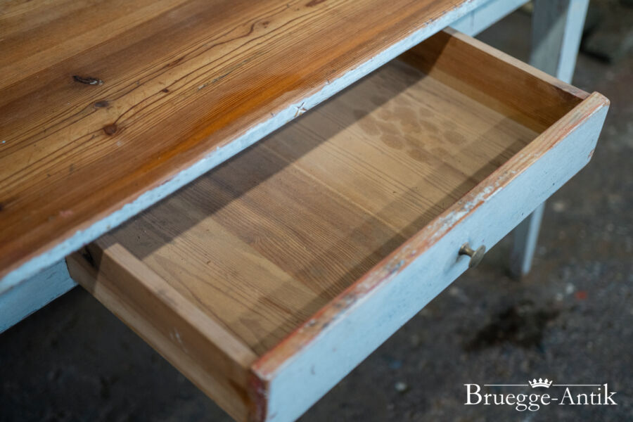 Fotos Bruegge Antik Antiquitaet 2023 Maerz 132 - Brügge Antik