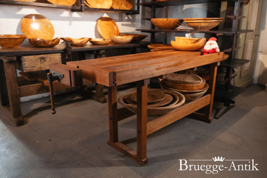 Antiquitaet Bruegge Antik Novemberr 2025 105 - Brügge Antik