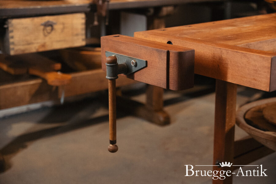 Antiquitaet Bruegge Antik Novemberr 2025 106 - Brügge Antik