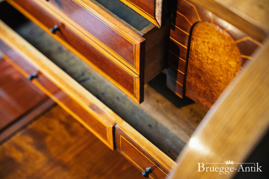 Antikquitaet bruegge antik kunst foto nr 110 - Brügge Antik