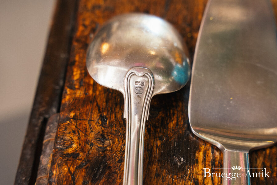 194 Bruegge Antik 06 2023 Antiquitaet Foto - Brügge Antik