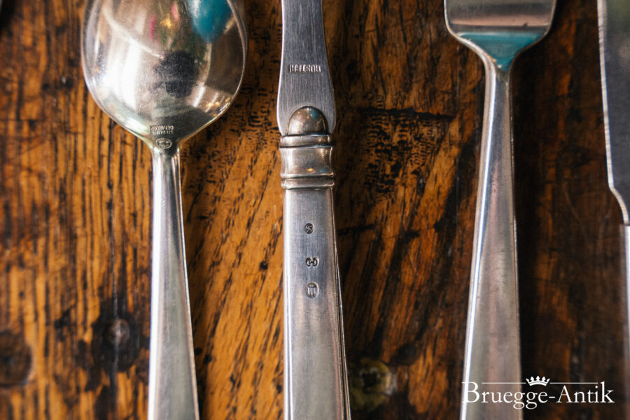 195 Bruegge Antik 06 2023 Antiquitaet Foto - Brügge Antik