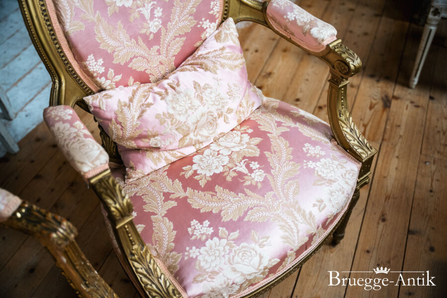 Fotos Bruegge Antik Antiquitaet 2023 Februar 344 - Brügge Antik