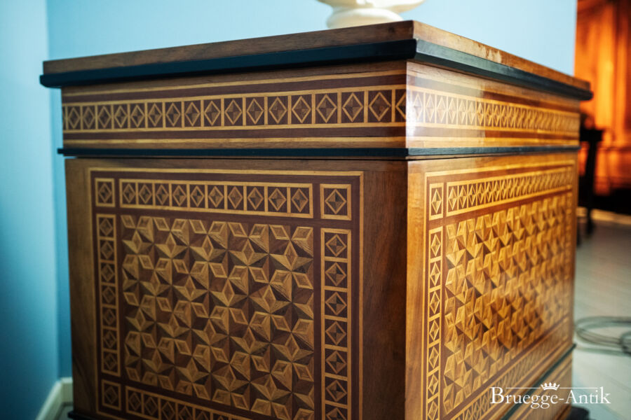 Antiquitaet Bruegge Antik 318 - Brügge Antik