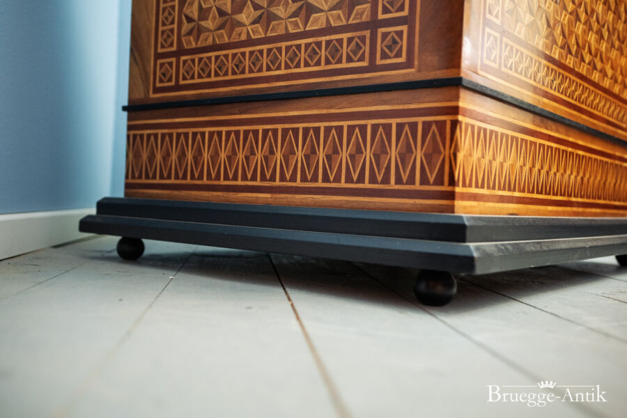 Antiquitaet Bruegge Antik 319 - Brügge Antik