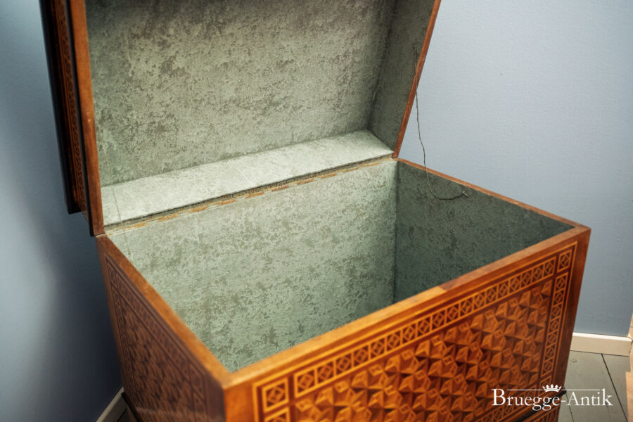 Antiquitaet Bruegge Antik 320 - Brügge Antik