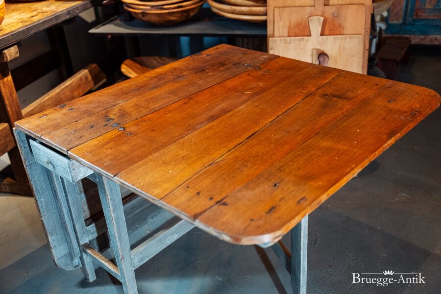 6 Antiquitaet Bruegge Antik 329 - Brügge Antik