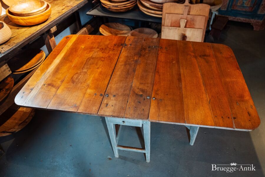 6 Antiquitaet Bruegge Antik 332 - Brügge Antik