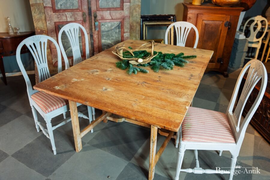 6 Antiquitaet Bruegge Antik 58 - Brügge Antik